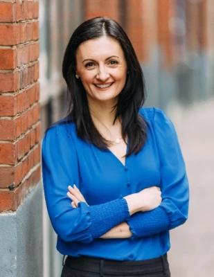 Elizabeth_Emanuelson