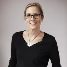 Carolyn_Jones