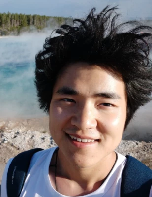 Zhengzhong_Tan