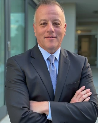 Robert_Hennigar