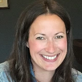 Alicia  Moore  profile image